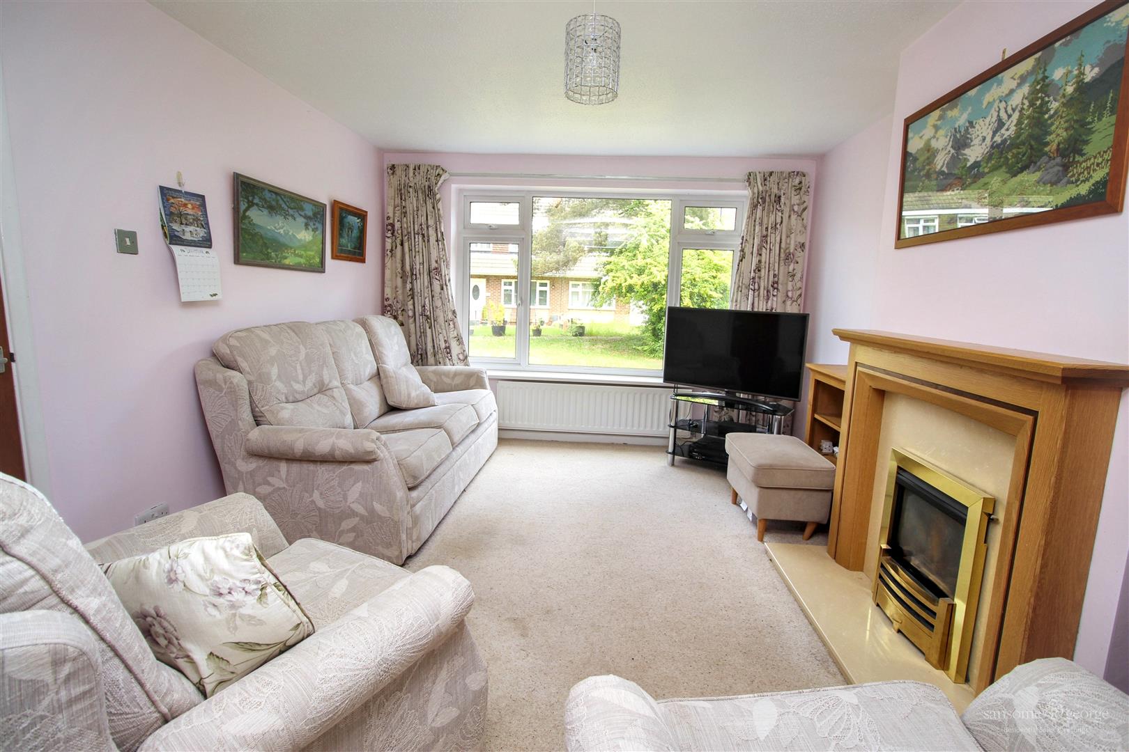 Rutherford Walk, Tilehurst, Reading